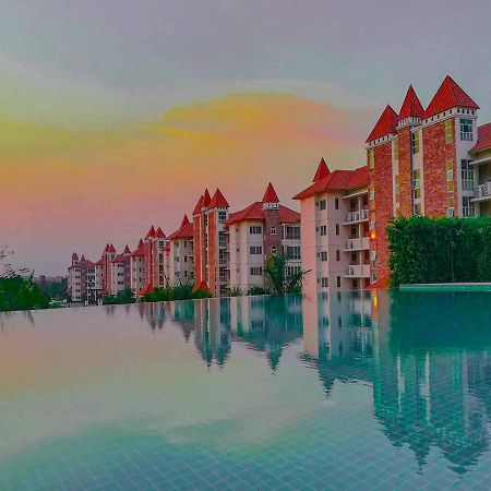 Happy City Golf & Resort Chiang Rai Esterno foto