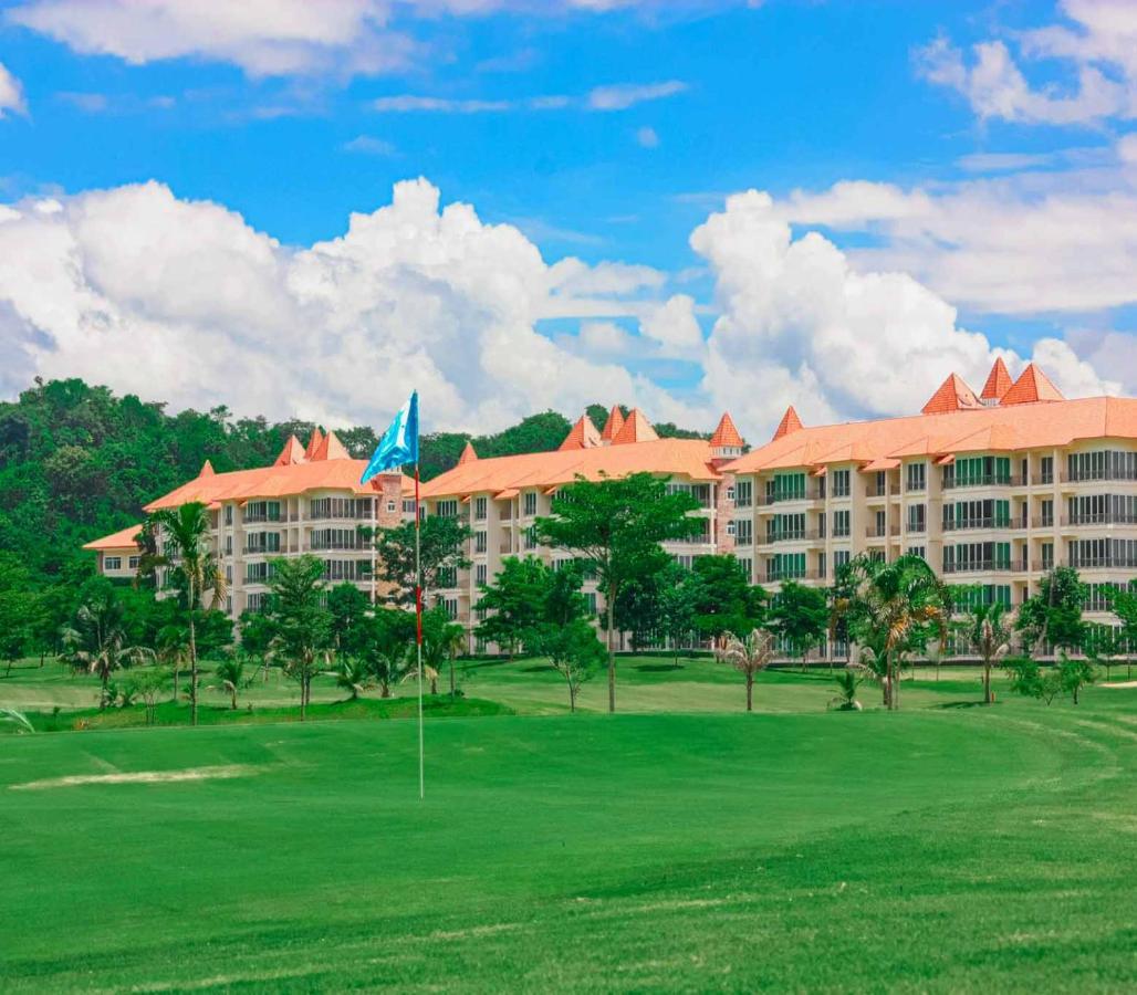 Happy City Golf & Resort Chiang Rai Esterno foto