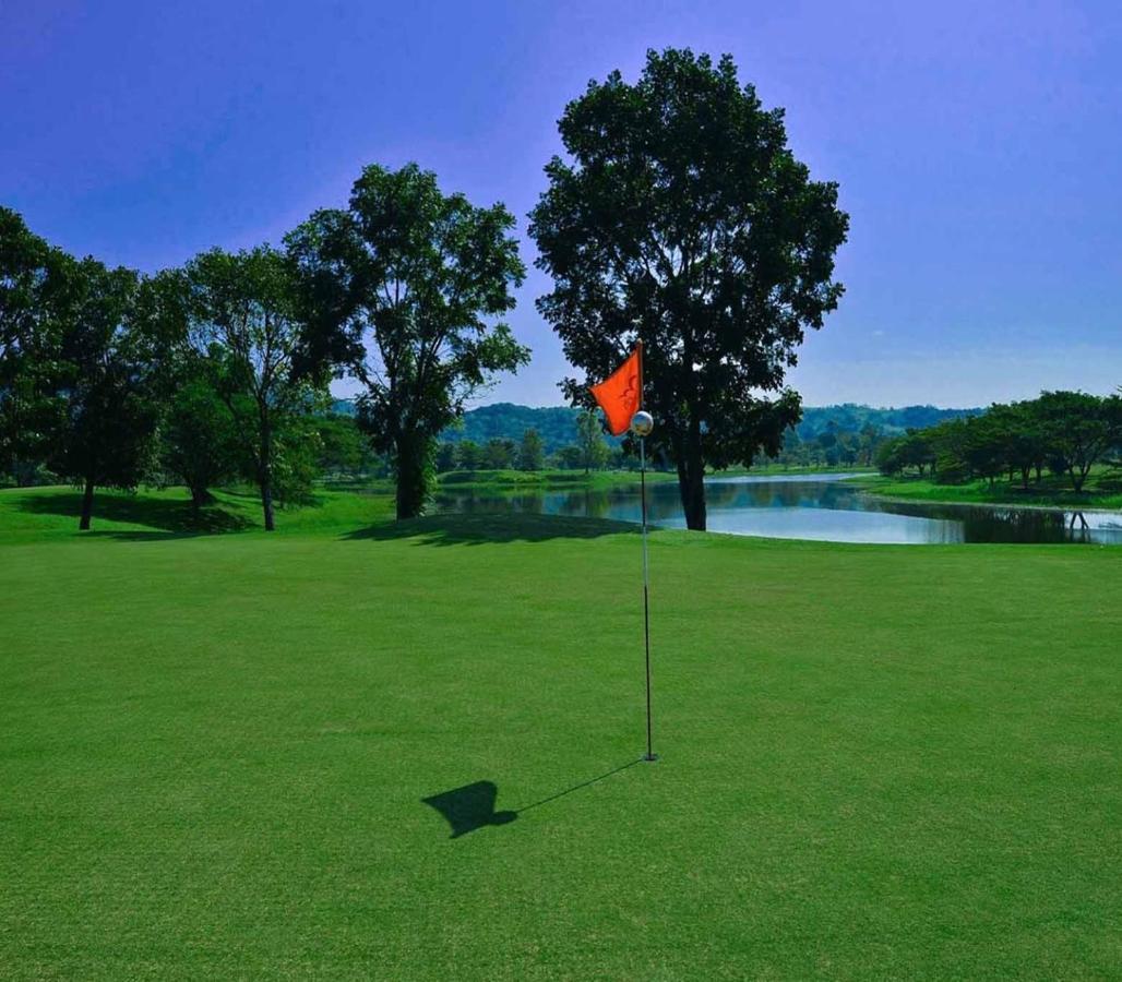 Happy City Golf & Resort Chiang Rai Esterno foto